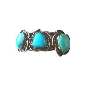 Vintage Navajo Native Indian Cuff Bracelet: Sterling Silver 3 Blue Turquoises